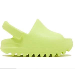 Yeezy Infant size 6 Glow Green Slides